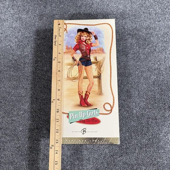 Barbie Pin-Up Girls Way Out West Platinum Label Collector Doll 2005 In Box Blond - Picture 11 of 12